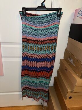 Charlotte Russe Multicolor Printed Maxi Skirt in Teal, Coral, Navy and Black